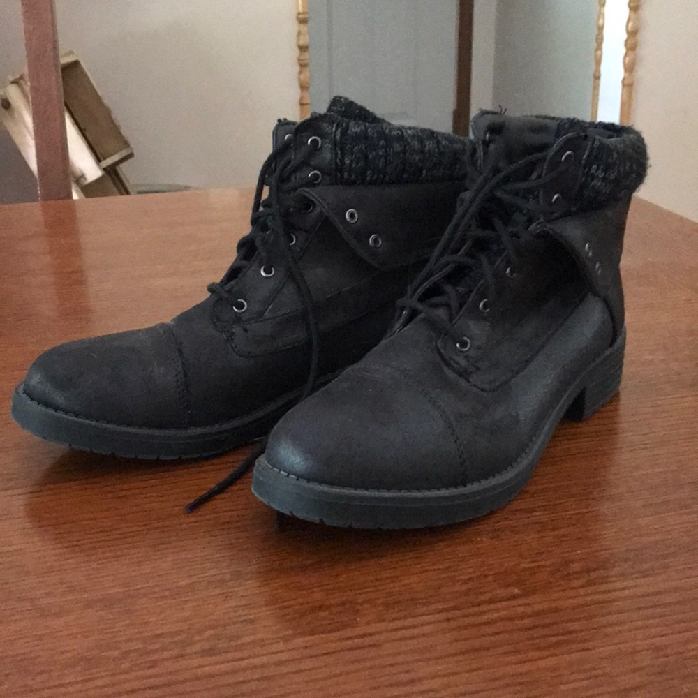 Black boots
